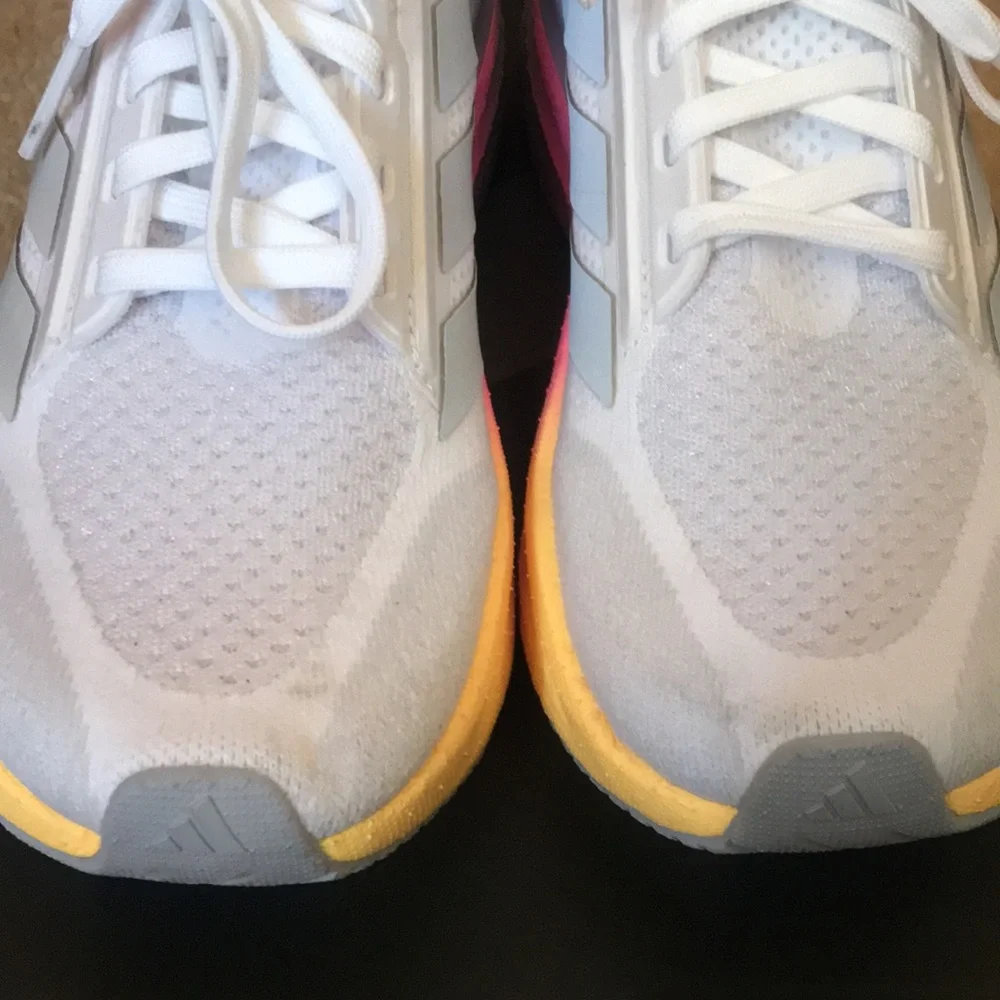 Adidas Women's UltraBoost 5 Running Shoes with Pink Gradient Midsole. EUC. Sz 6.